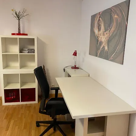Zwei Zimmer Appartment Mit Balkon Und Stellplatz Voll Moebliert Trier Eksteriør billede