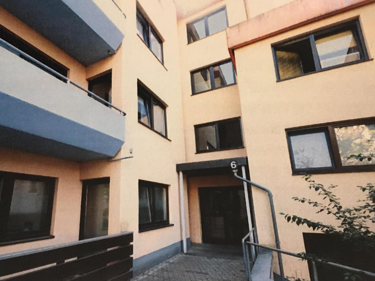 Zwei Mit Balkon Und Stellplatz Voll Moebliert *