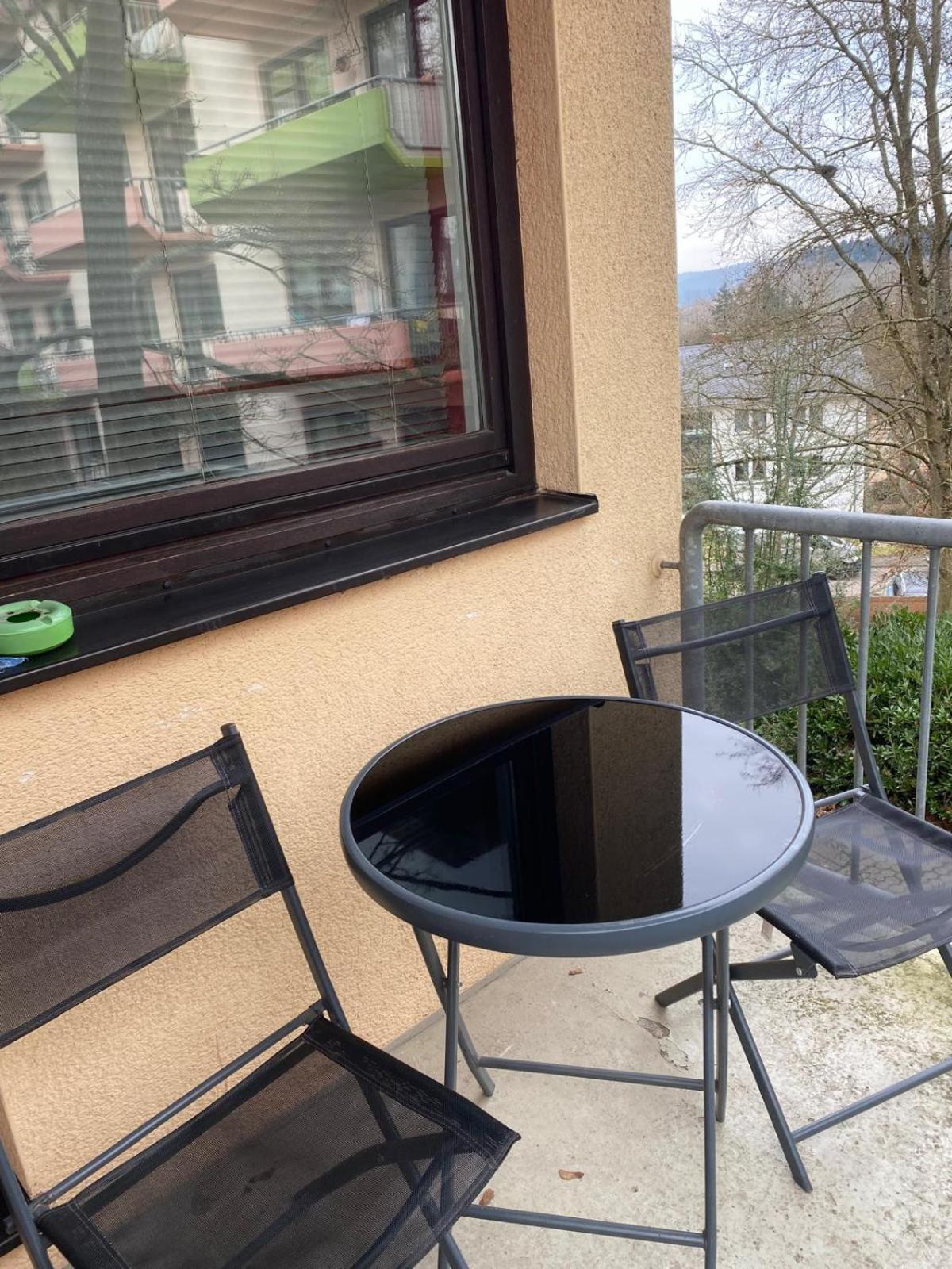 Zwei Mit Balkon Und Stellplatz Voll Moebliert Apartment